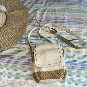 Canvas‎ Shoulder Bag Unlisted